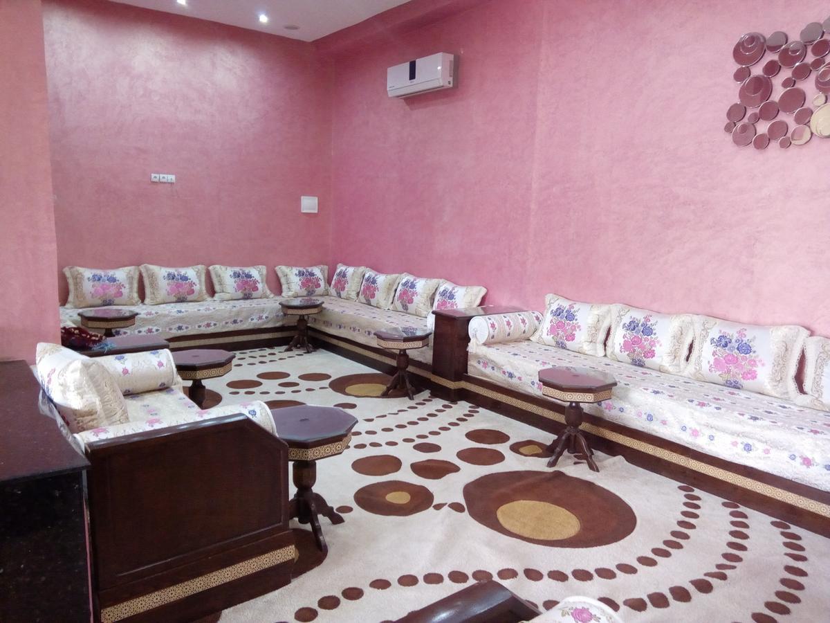 Hotel Cafe Restaurant Assaka Тизнит Екстериор снимка